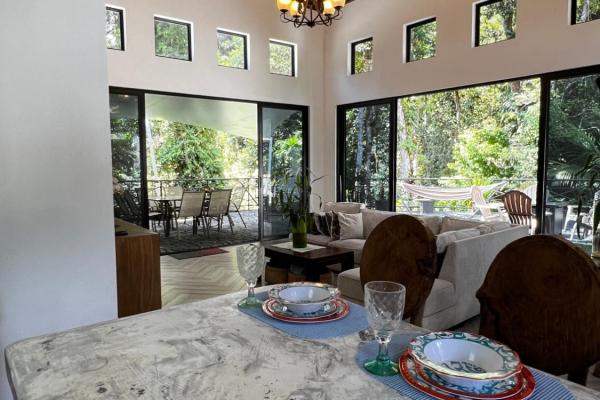 Mountain view home in altos del maria