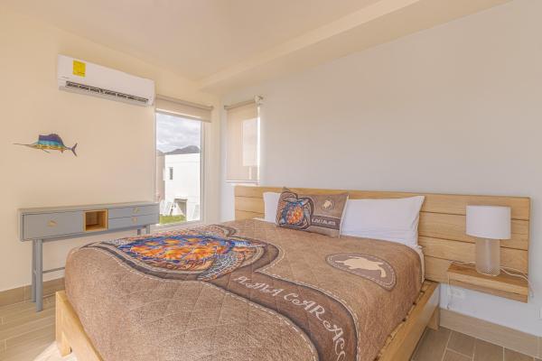 Furnished 2-bedroom beach home in playa caracol