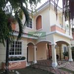Venta de casa en villa valencia