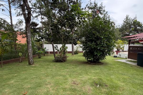 Se vende casa en altos de cerro azul