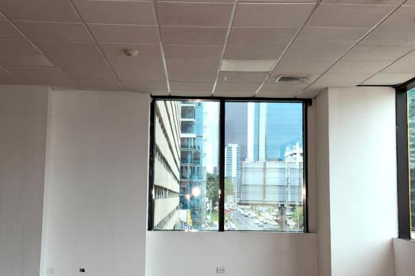 Venta de oficina en edificio credicorp bank