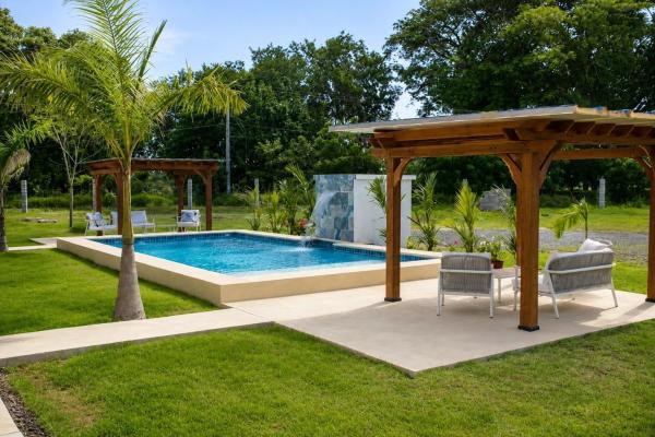 Complejo de apartamentos de 12 unidades en venta - pedasi, panamá