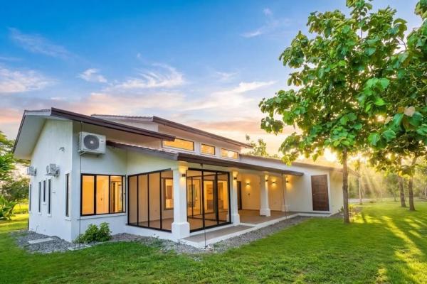 New 3-bedroom villa in boca chica