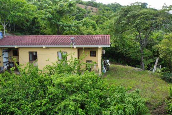 Lote céntrico con 2 estudios en alquiler