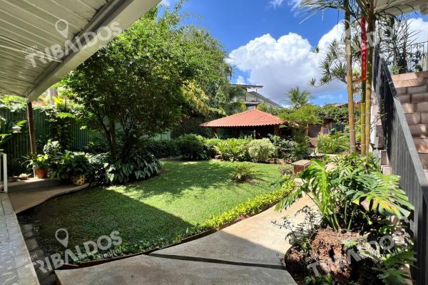 Venta de terreno con mejoras en el carmen