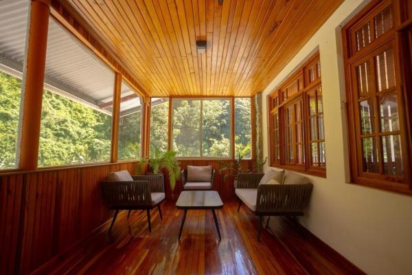 Private estate with river and hotel potential