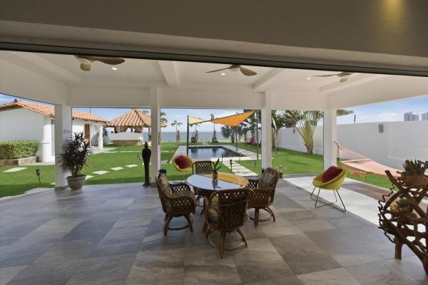 Oceanfront estate — playa malibu, panama