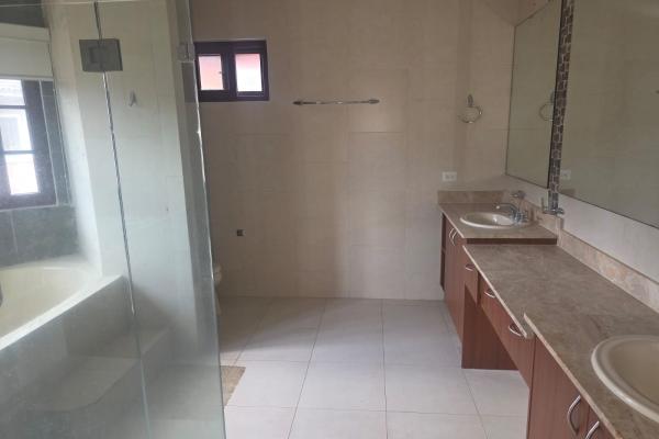Vendo casa en exclusivo complejo el doral, costa sur
