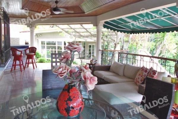 Venta de casa en dos mares con piscina, excelente ubicación