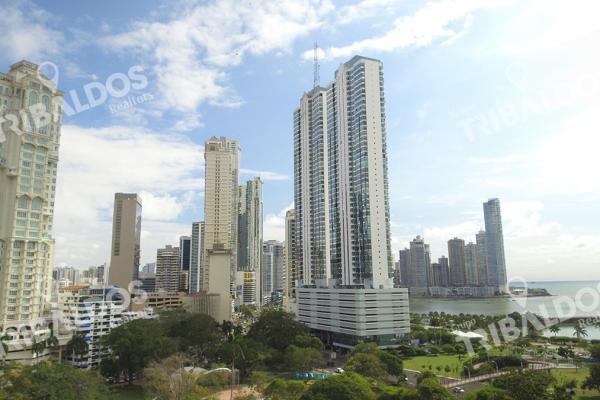 Venta de apartamento en ph marina park, bella vista