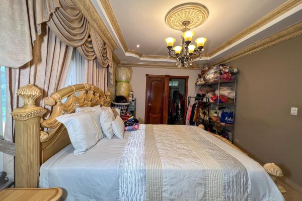 Se vende casa en urbanización margarita, colón