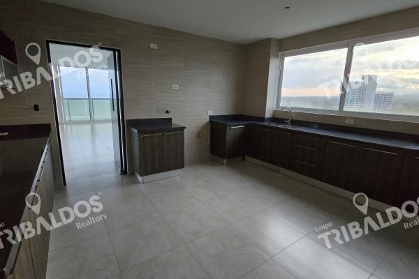 Venta de apartamento en ocean waves nueva gorgona