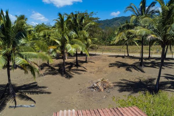 Se vende terreno titulado frente a la playa en cambutal