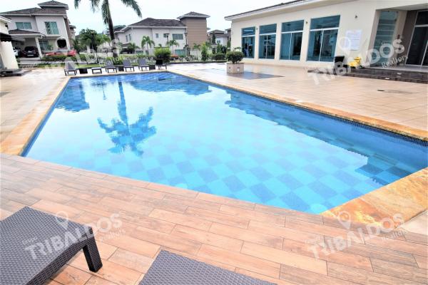 Venta de casa en dorado village en condado del rey