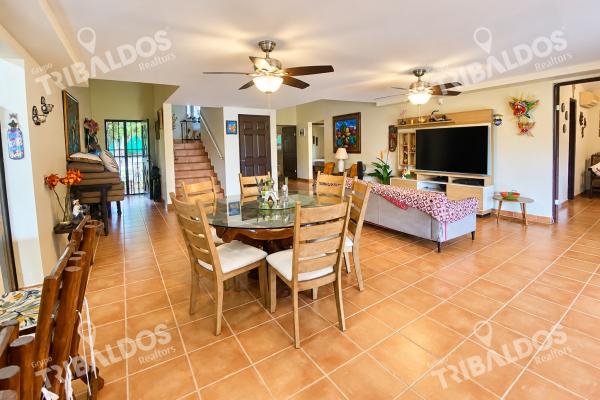 Sale of 5-bedroom house with private pool and garden in coronado