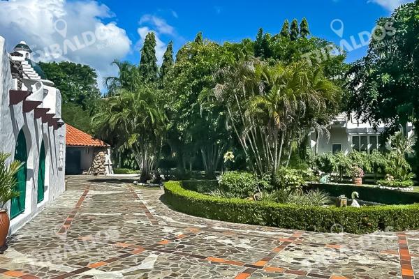 Se vende hacienda en punta barco resort