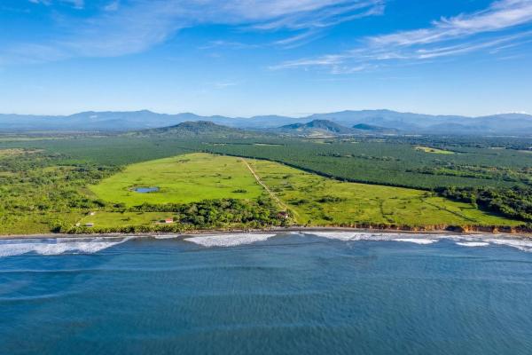 Finca frente al mar en 1,5 hectáreas en playa nanzal