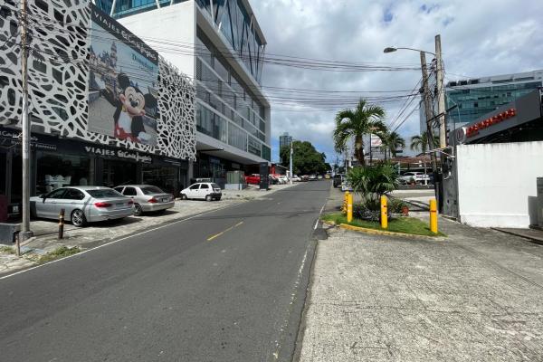 Venta de apartamento en ph star bay (3 estacionamientos + 1 deposito)