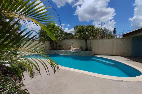 Amplia casa amoblada con piscina privada en coloncito – cerca de coronado