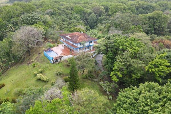 Residencia con 3.2 hectáreas y espectacular vista a las montañas, portobelo, colon
