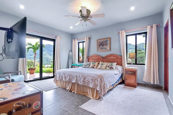 Elegant 4-bedroom furnished estate in boquete