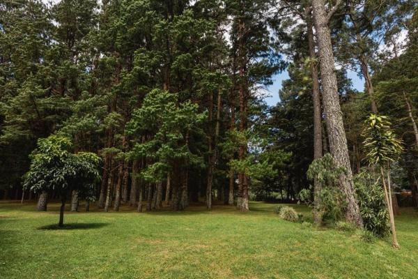 Private estate with river and hotel potential