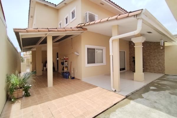 House for sale in villa tivoli, brisas del golf.