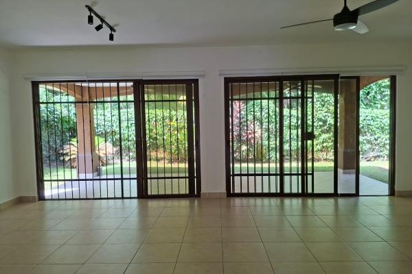 Alquilo embassy club casa forest estate