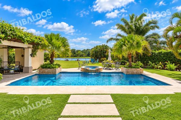 Venta de casa en buenaventura con 8 recámaras, piscina y jacuzzi