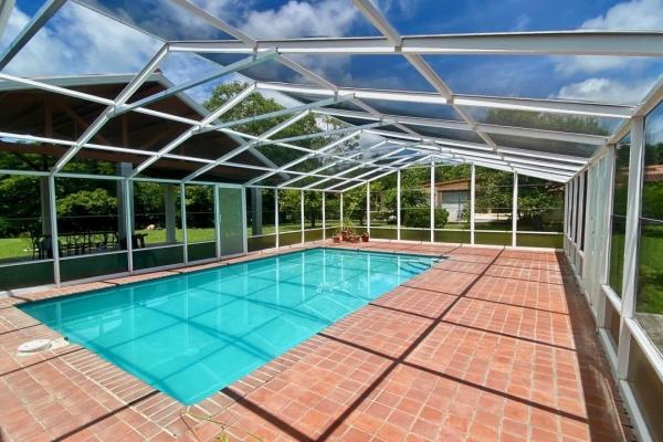 Casa campestre de 4 habitaciones con piscina