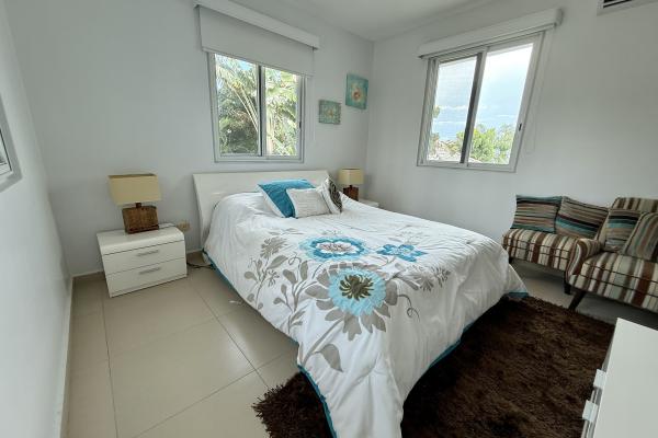 Sale of ocean view house, bijao