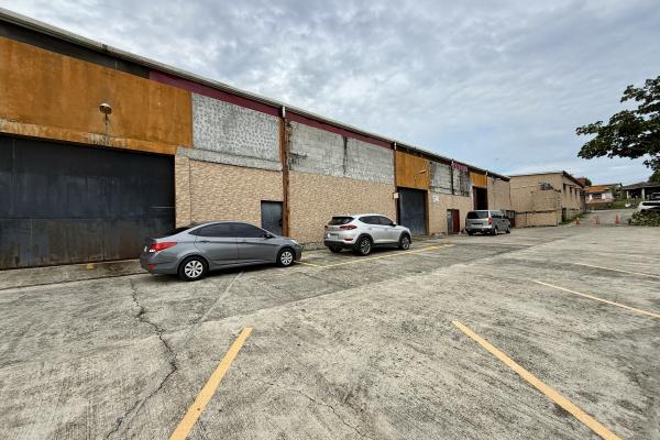Se vende local comercial con galera bodega