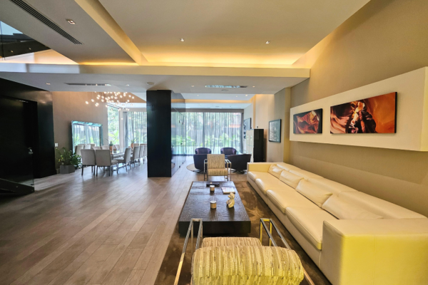 Venta de moderna casa con piscina propia en altos del golf complejo cerrado