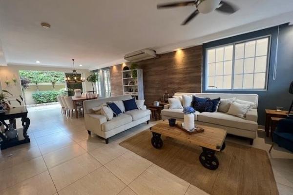 Se alquila casa amoblada en resindencial castel novo