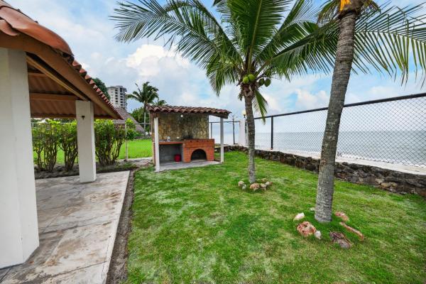 Oceanfront rental — playa malibú, gorgona