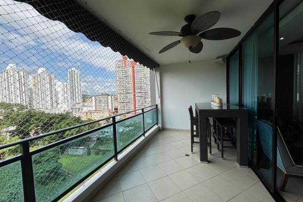 Modern apartment in altos del golf