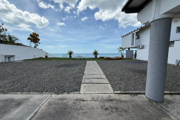 Venta de casa de playa en playa corona, san carlos