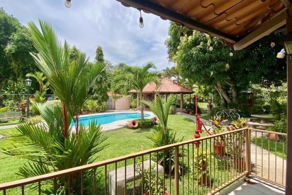 Familial country house with pool