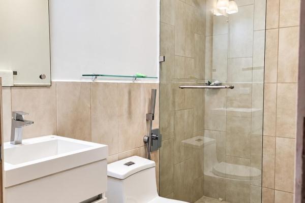 Apartamento frente a la playa con hermosas vistas al océano.