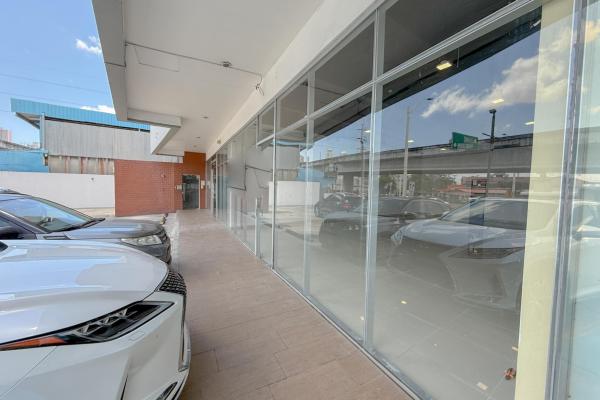 Commercial premises in galería cincuentenario