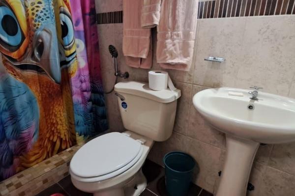 4 bedroom house with private pool and jacuzzi
