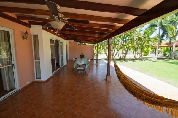 Casa adosada de 4 habitaciones en costa blanca
