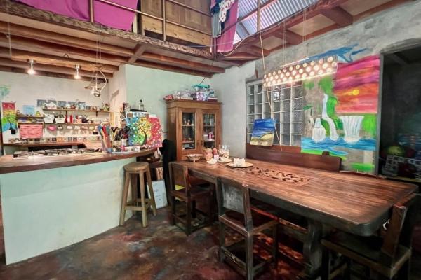 Casa con amplio terreno en la laguna