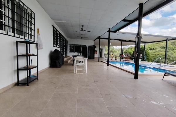 Casa con piscina, jacuzzi y espectaculares vistas a la montaña en el higo