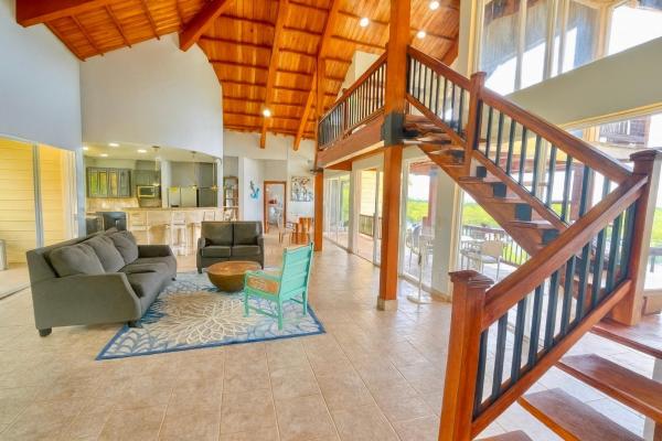 Hermosa villa frente al agua con muelle privado en sunset point, isla colón