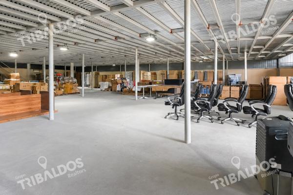 Venta de galera con mezzanine en pacora