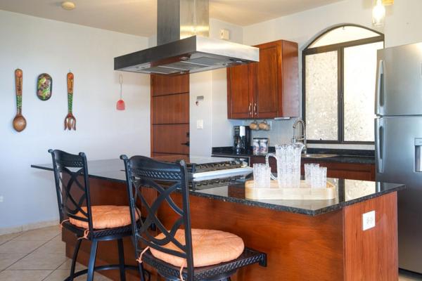 Rare ground-floor canyon view condo in los molinos