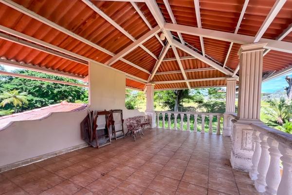 Se vende casa en urbanización margarita, colón