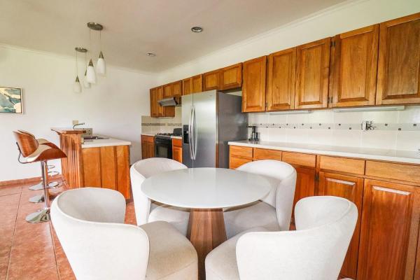 Condominio amueblado de 2 habitaciones en venta