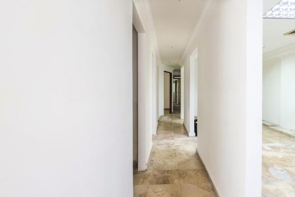 Commercial premises for sale in tumba muerto